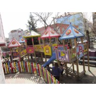 Çok Kuleli Çocuk Parkı