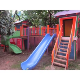 Çitli Ahşap Çocuk Oyun Parkı