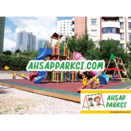 Büyük Ahşap Çocuk Parkı